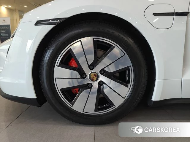 Porsche Taycan id 4463404 из Кореи 15