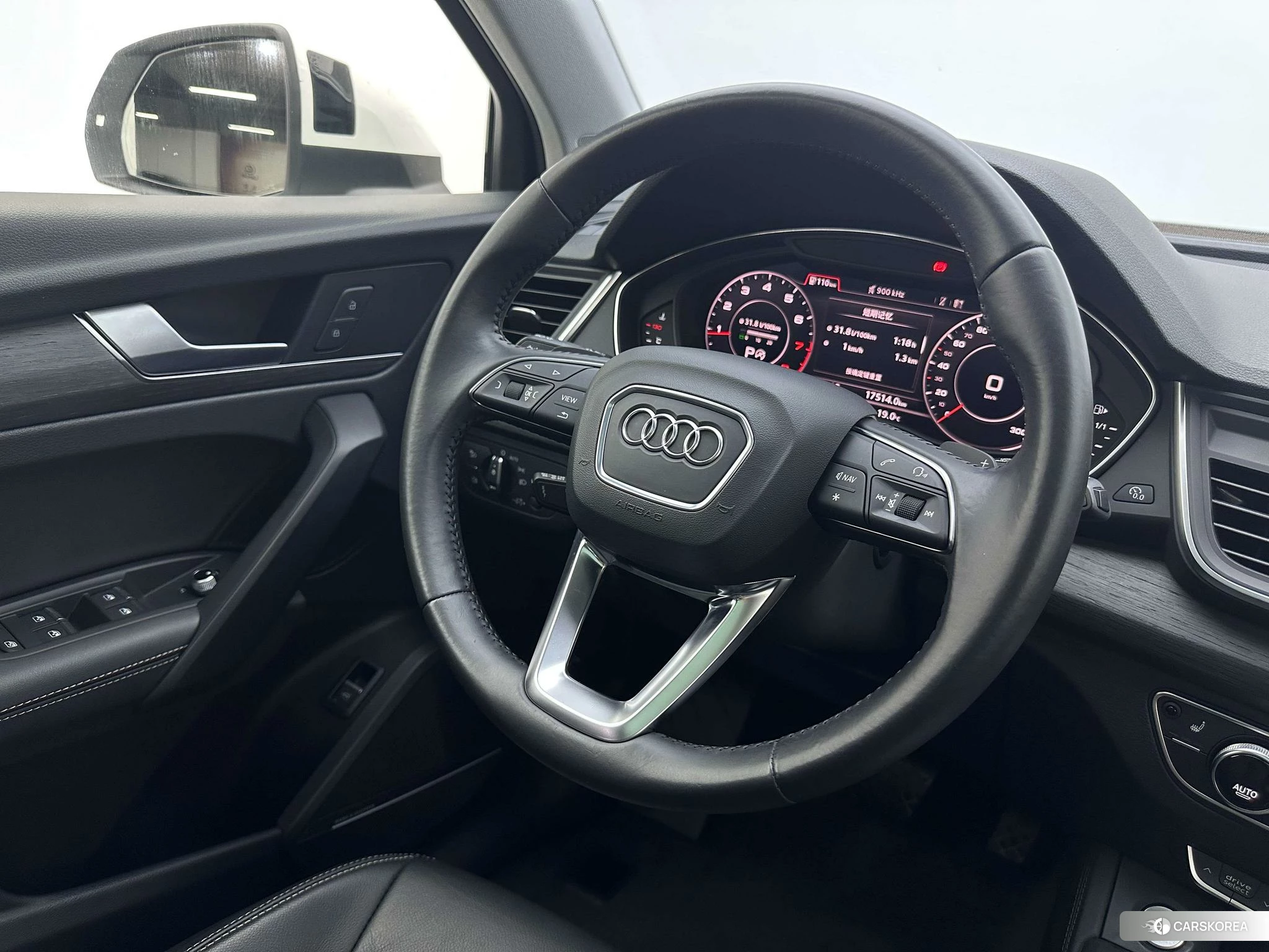 Audi Q5L id 4420032 из Китая 26