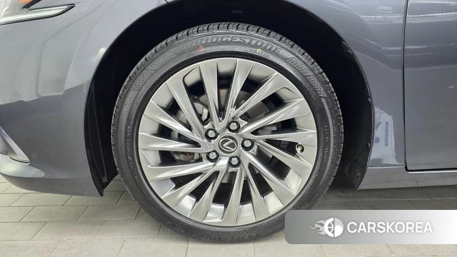 Lexus ES300h 7th generation id 4248521 из Кореи 30