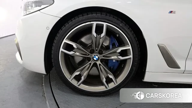 BMW 5 Series (G30) id 3709484 из Кореи 15