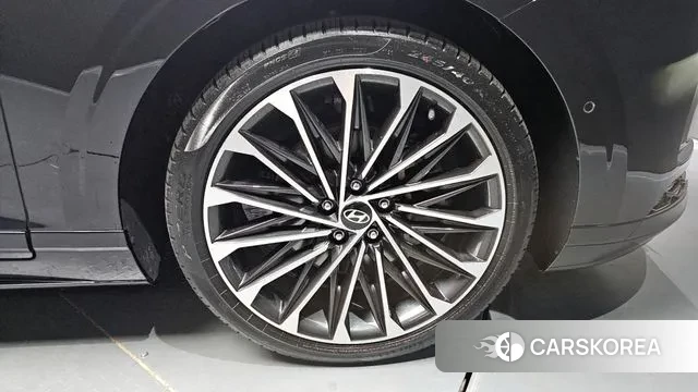 Hyundai Grandeur (GN7) id 2889331 из Кореи 15