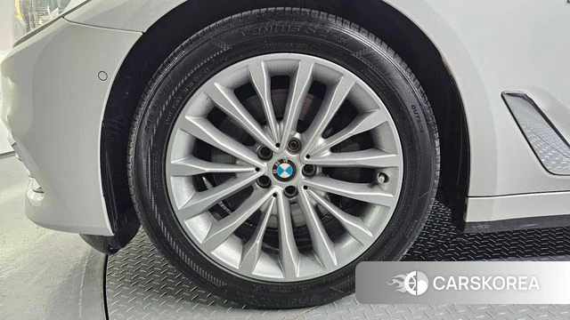 BMW 5 Series (G30) id 3899876 из Кореи 15