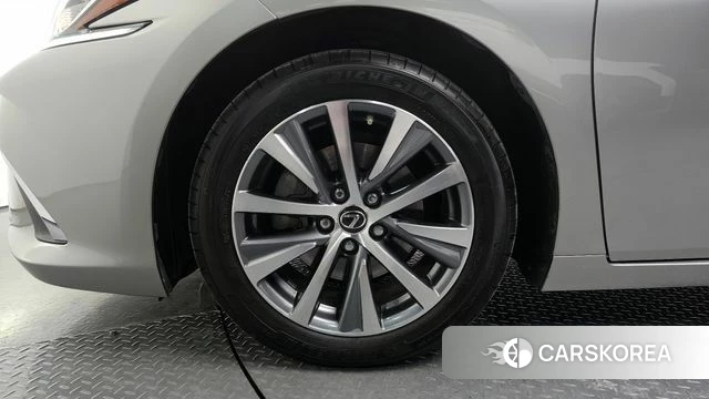 Lexus ES300h 7th generation id 4430283 из Кореи 26