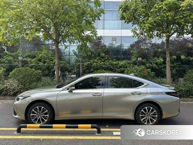 Lexus ES id 4278025 из Китая 8