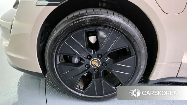 Porsche Taycan id 3842387 из Кореи 15