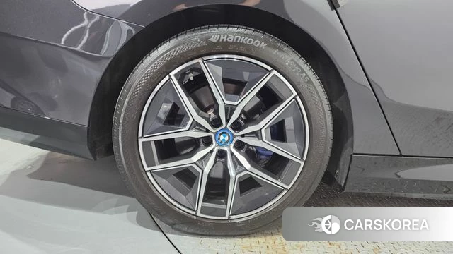 BMW i5 (G60) id 4847806 из Кореи 32