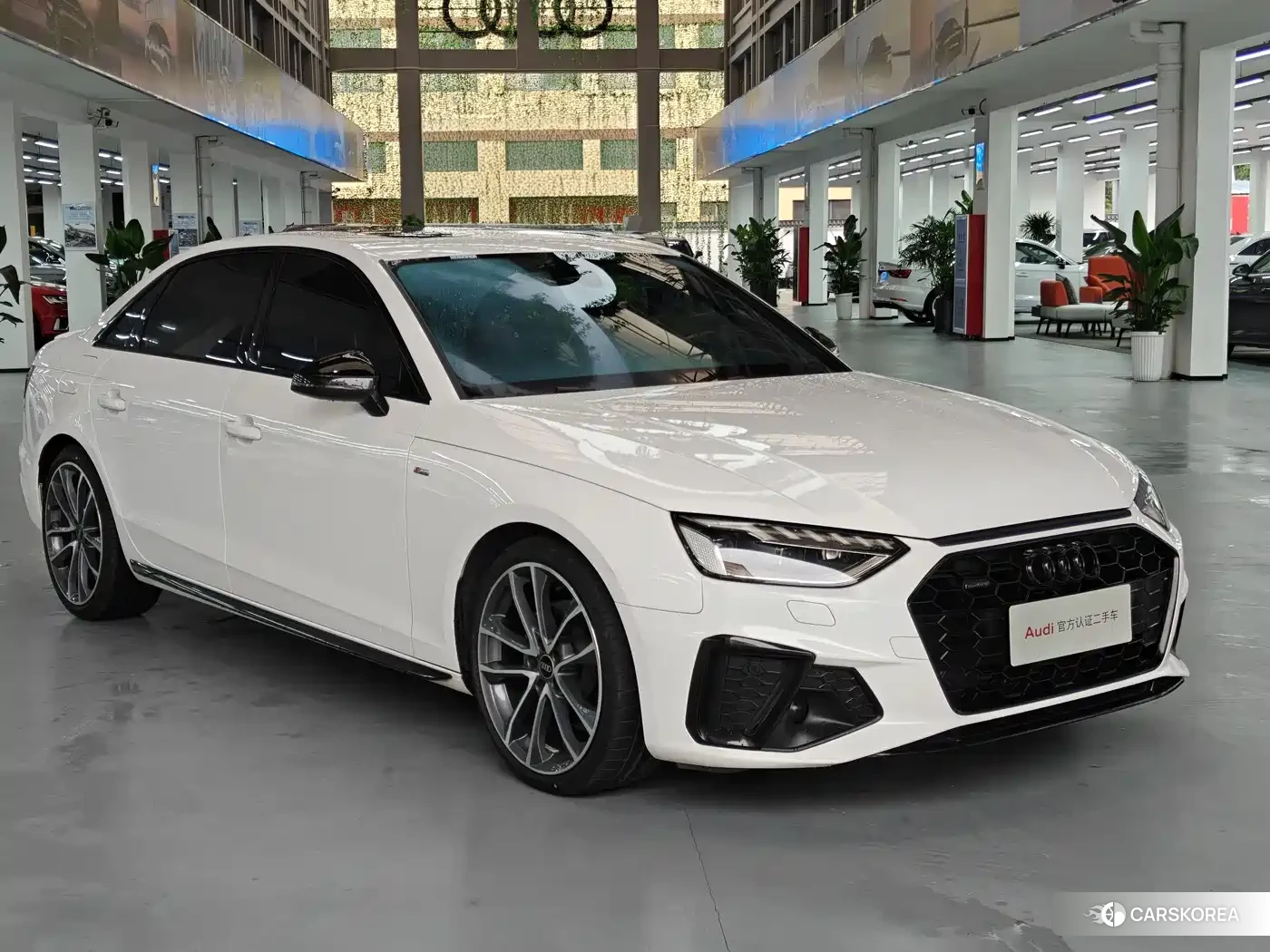 Audi A4L id 4548379 из Китая 10