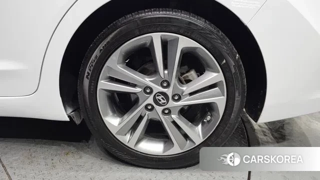 Hyundai Avante AD id 3647296 из Кореи 15