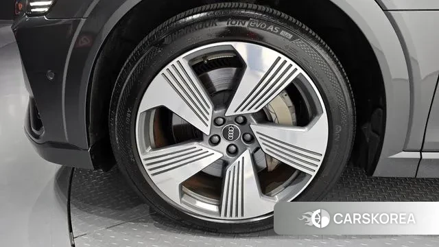 Audi e-Tron id 3058607 из Кореи 15