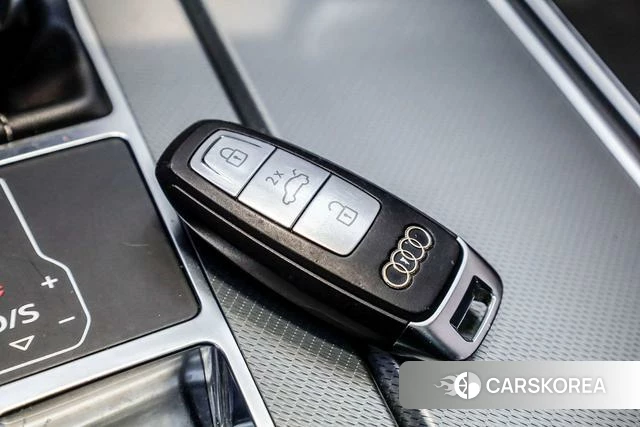Audi A7L id 4335699 из Китая 29