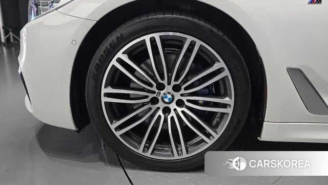 BMW 5 Series (G30) id 2985843 из Кореи 15