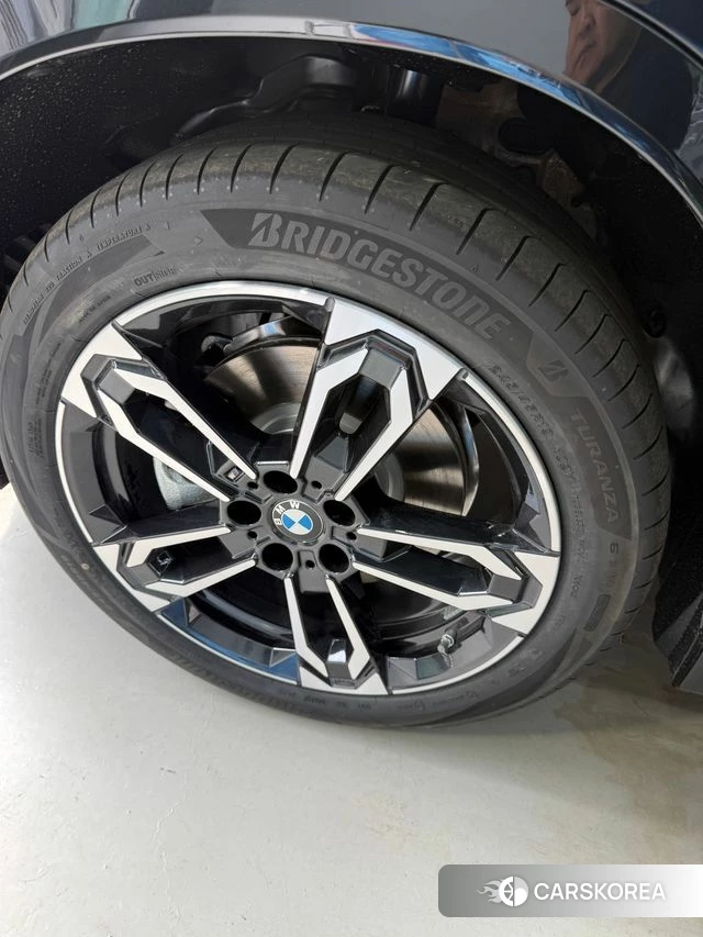 BMW iX1 (U11) 2026 Черный из Кореи, фото 5