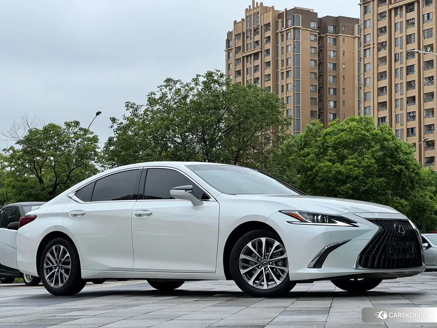 Lexus ES id 4655072 из Китая 9