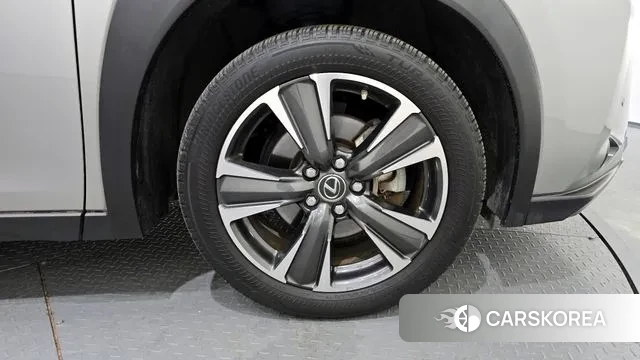 Lexus UX250h id 3499600 из Кореи 15