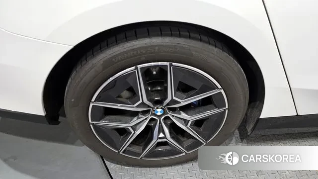 BMW 5 Series (G60) id 3554794 из Кореи 15