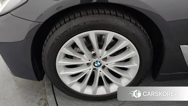 BMW 5 Series (G30) id 3758463 из Кореи 15