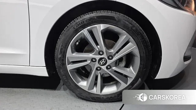 Hyundai Avante AD id 3520630 из Кореи 15