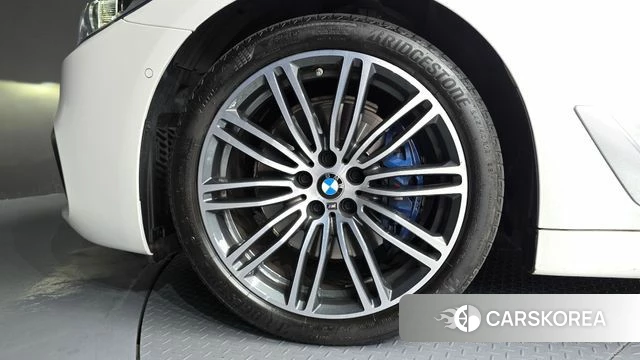 BMW 5 Series (G30) id 4872842 из Кореи 15