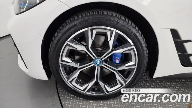 BMW i4 id 2699156 из Кореи 15