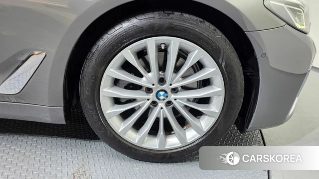 BMW 5 Series (G30) id 3843291 из Кореи 15