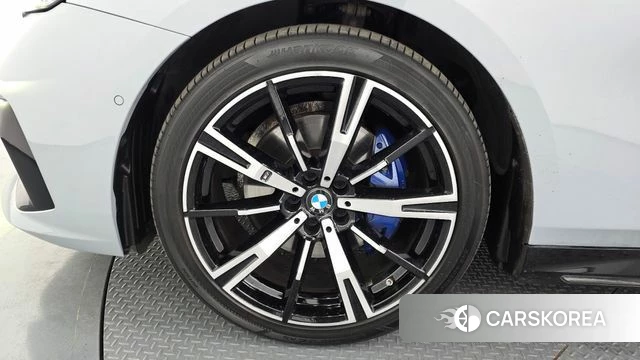 BMW 5 Series (G60) id 3826112 из Кореи 15