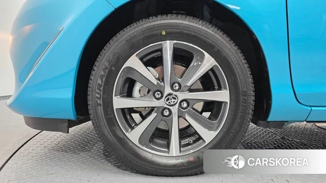 Toyota Prius C id 4390364 из Кореи 27