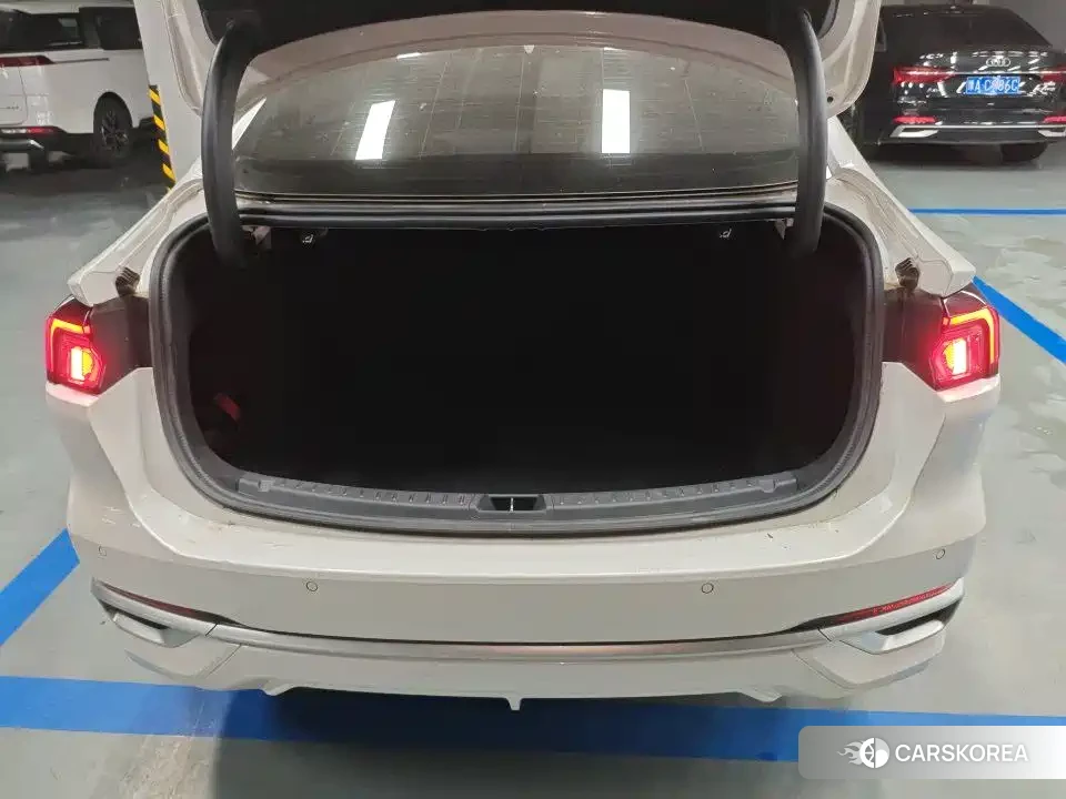Ford Mondeo 2024 Белый из Китая, фото 5