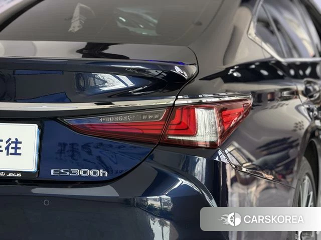 Lexus ES id 4262174 из Китая 16