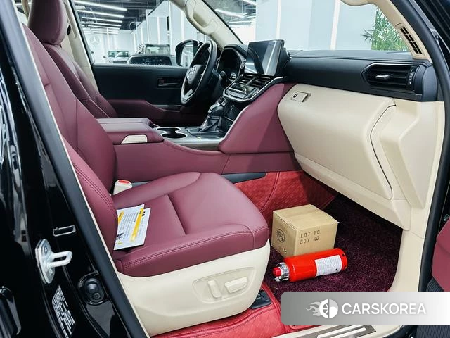 Toyota Land Cruiser (imported) 2024 Черный из Китая, фото 5