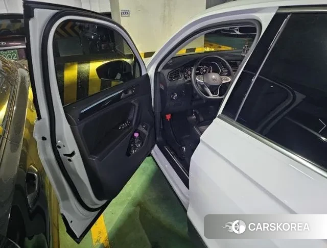 Volkswagen Tiguan second Generation 2024 Белый из Кореи, фото 5