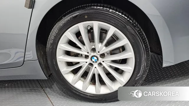 BMW 5 Series (G30) id 2994936 из Кореи 15