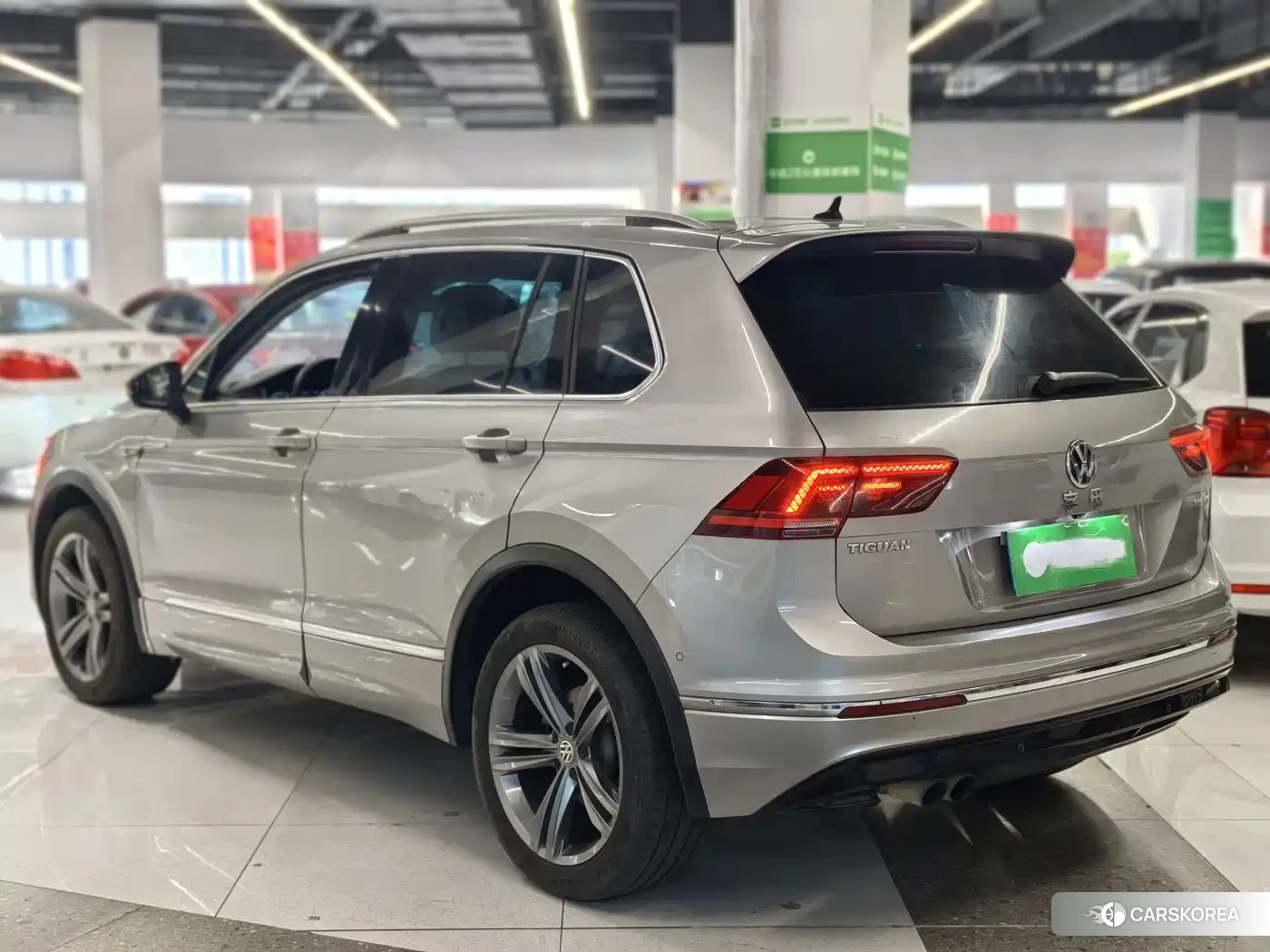 Volkswagen Tiguan L id 4607175 из Китая 10