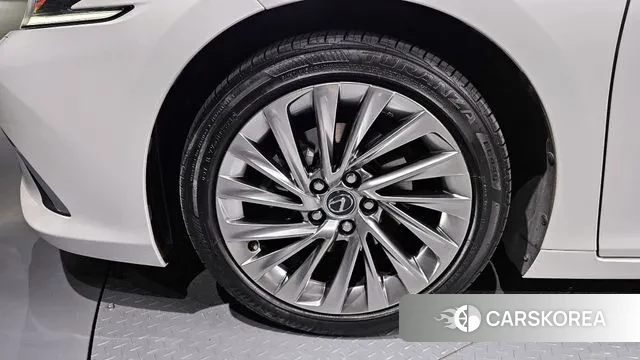 Lexus ES300h 7th generation id 3384661 из Кореи 15