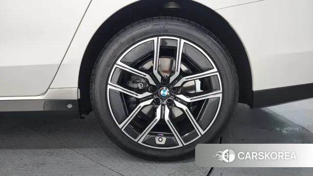 BMW 7 Series (G70) id 3679567 из Кореи 15