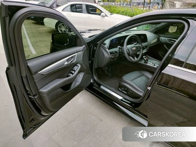 Cadillac CT5 id 3857877 из Китая 38