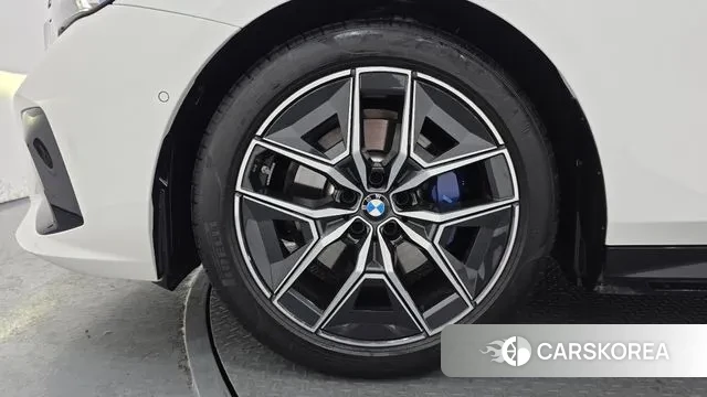 BMW 5 Series (G60) id 3653750 из Кореи 15