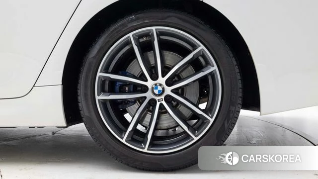 BMW 5 Series (G30) id 3866411 из Кореи 15