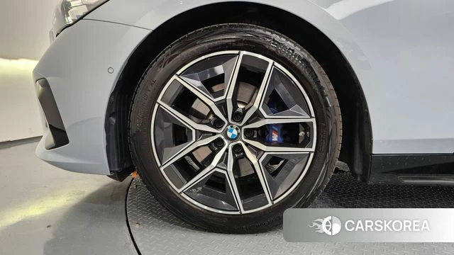 BMW 5 Series (G60) id 4665110 из Кореи 30