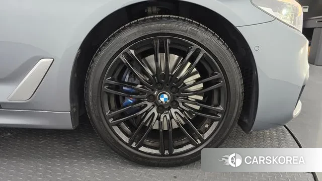 BMW 5 Series (G30) id 3602206 из Кореи 15