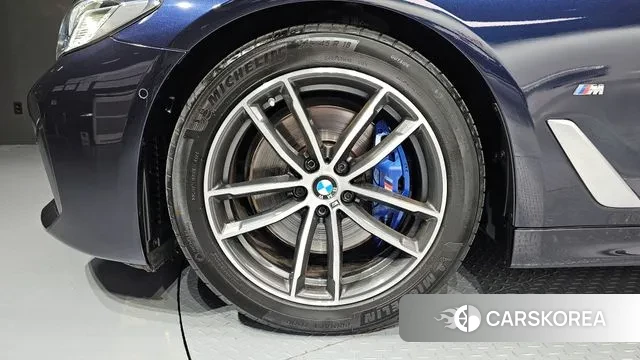 BMW 5 Series (G30) id 2989392 из Кореи 15