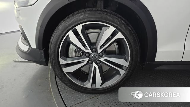 Volvo V60 Cross-Country 2nd Generation id 4324701 из Кореи 31