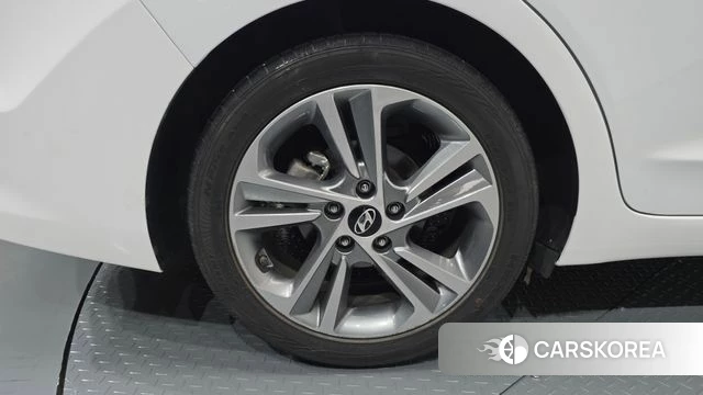 Hyundai Avante AD id 4907688 из Кореи 26