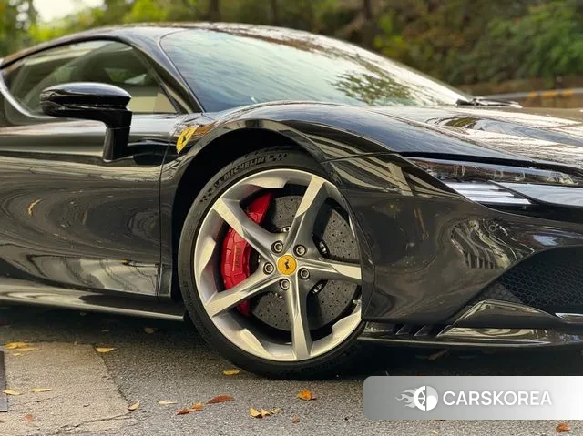 Ferrari SF90 Stradale id 3478549 из Кореи 15