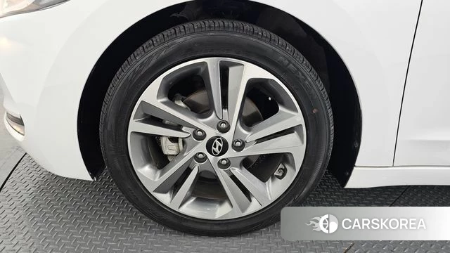 Hyundai Avante AD id 3796157 из Кореи 15