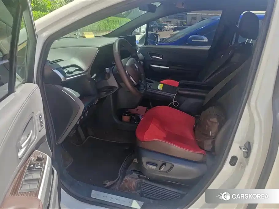 Toyota Granvia id 4545825 из Китая 11