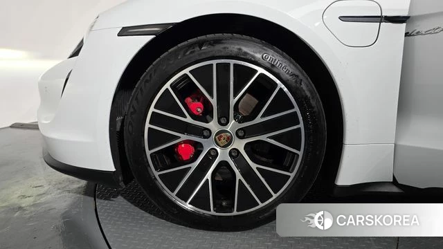 Porsche Taycan id 4609528 из Кореи 15