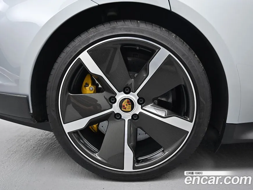 Porsche Taycan id 2123737 из Кореи 15