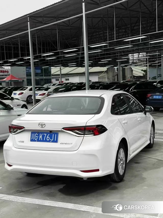 Toyota Corolla 2023 Белый из Китая, фото 5