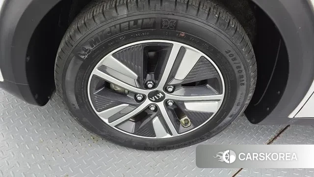 Kia The New Niro id 3390914 из Кореи 15