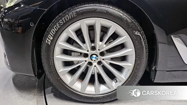 BMW 5 Series (G30) id 3735106 из Кореи 15